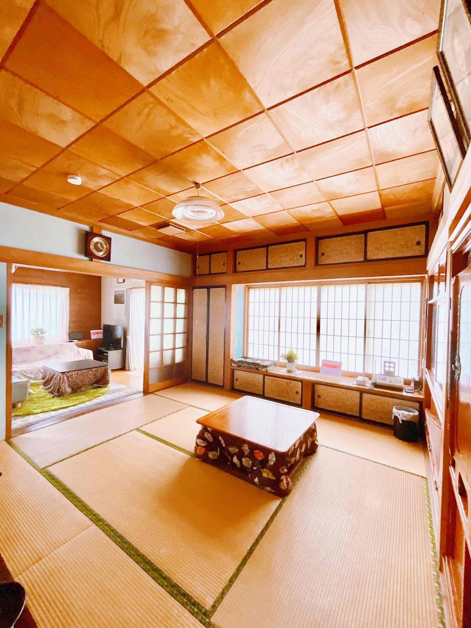 T&T Fujiyama Guest House Fujiyoshida Exterior photo
